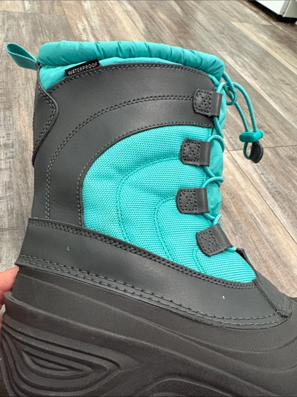 The North Face Alpenglow IV boots size 4